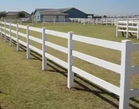 3-RAIL VINYL FENCE