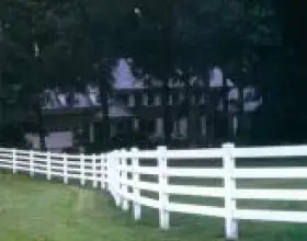 4 - RAIL VINYL FENCE