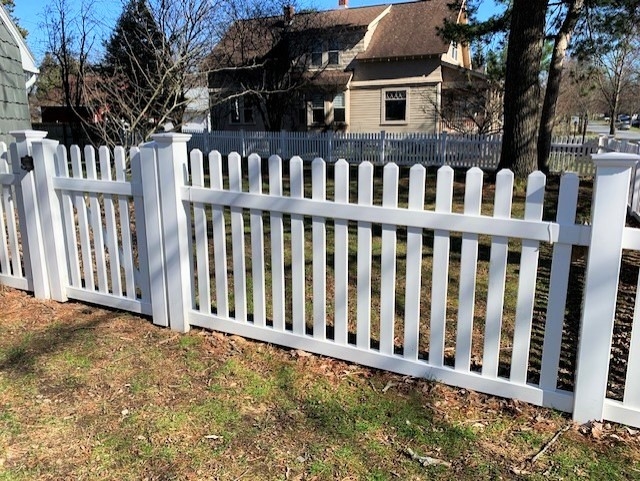 Picket Fence Styles - Siena Fence - Fence Company Near Me